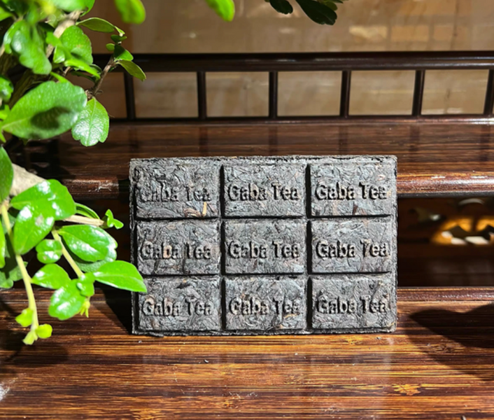 Габа Да Хун Пао (GABA Da Hong Pao) шоколадна цеглина, 100 г, Уїшань TE-GABA-DHP-100 фото